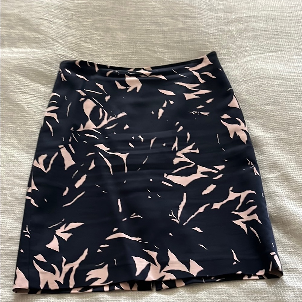 Ann Taylor Navy and Pink Abstract Skirt, 8P